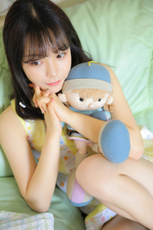 《漂亮的女邻居5》在线播放